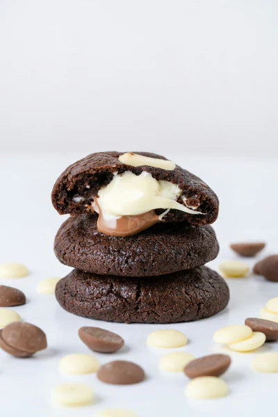 Chocolate cookie filled with a creamy swirl of white and milk cream
